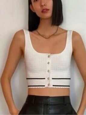 ARITZIA Babaton XS Cropped White Knit Button-Front Tank with Pink Trim